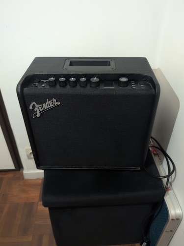 Fender mustang lt25 - mustang,