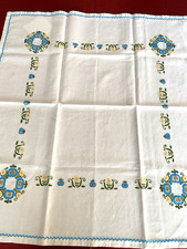 Nappe à Thé et six serviettes brodées main.