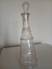 Carafe ancienne - verre moulé