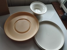 tupperware plat  a crepe avec pied compostièr rond rare vintage beige