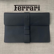 Sac pochette en cuir Ferrari