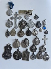 lot 29 medailles religieuses