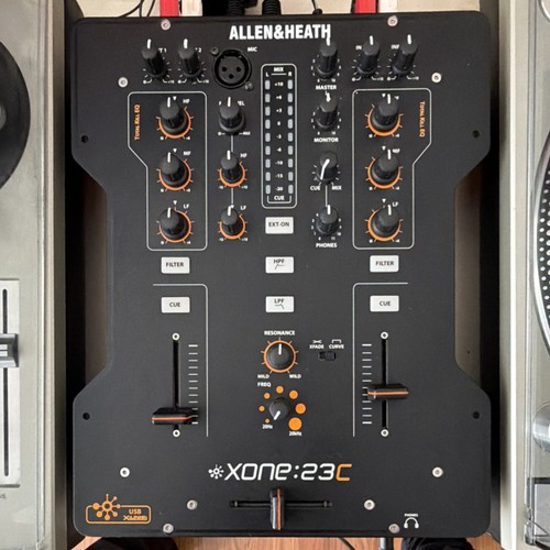 Allen heath xone 23c - &,
