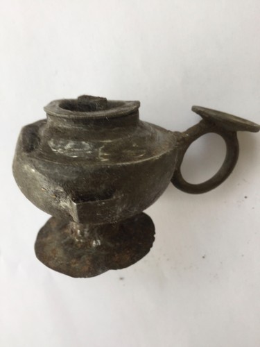 Ancienne petite lampe huile - a,