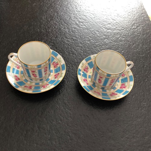 Tasses sous a - sous,