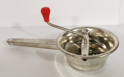 Ancienne râpe légumes - a,