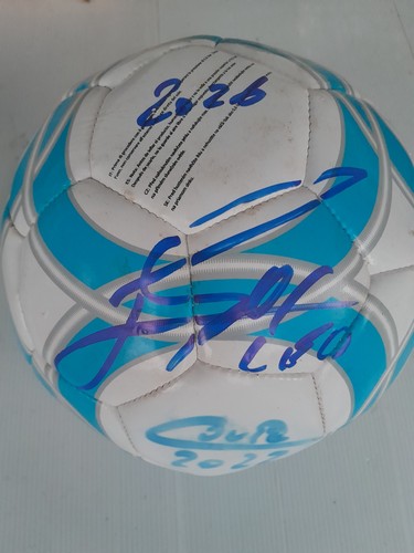 Leo messi autograph ballon - leo,