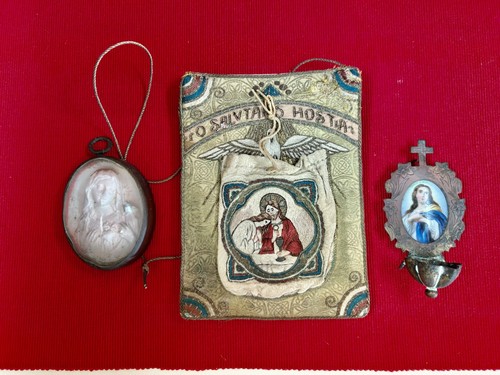 Objets religieux médaillon - religieux,,