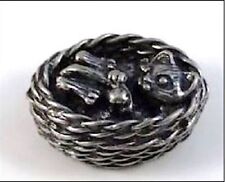 Figurine étain Michel LAUDE: COUCOUCHE PANIER. chat qui dort dans son panier