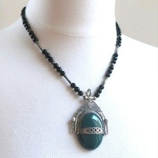 Collier Berbère Touareg Pierre Verte et Perles Noires Bijou du Niger