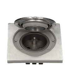 Prise étanche encastrée avec