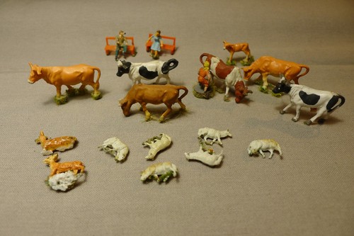 Lot divers personnages - lot,