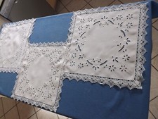 lot de 3 napperons brodés