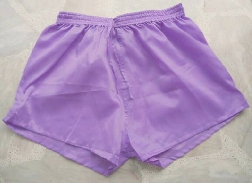 Short nylon lilas - , légèrement