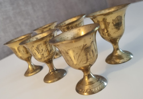Lot gobelets en laiton - 6,