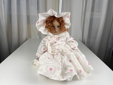 Poupée d'artiste poupée en