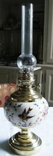 TRES BELLE LAMPE A PETROLE