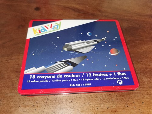 Boîte crayons couleurs - à,