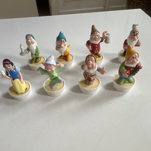 Disney lot figurines - disney,
