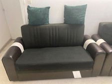 deux canapés salon blanc et noir avec 4 cousins