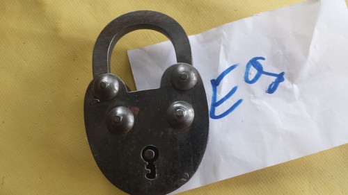 Ancien charmant cadenas - e9/,