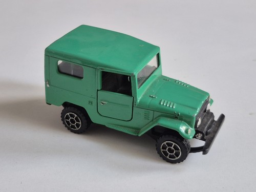 Voiture miniature toyota land - voiture,