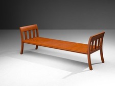 Poltrona Frau daybed, Piazza di Spagna serie 7 ft × 2.5 ft × 2.5 ft leather wood