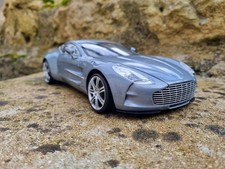 7& Aston Martin One 77 1/18