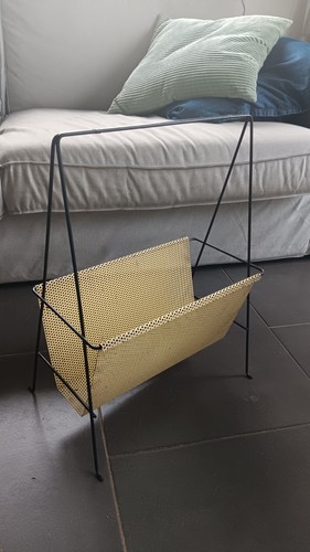 Porte revue métal perforé - en,