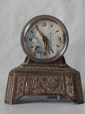 ANCIEN REVEIL BOITE A MUSIQUE /LOURDE