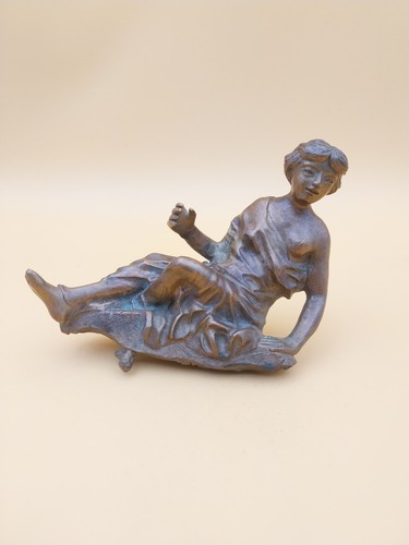 Statuette bronze femme - en,