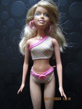 POUPEE  " BARBIE, GLAM BEACH  "  Ref. K383/ ANNEE 2006