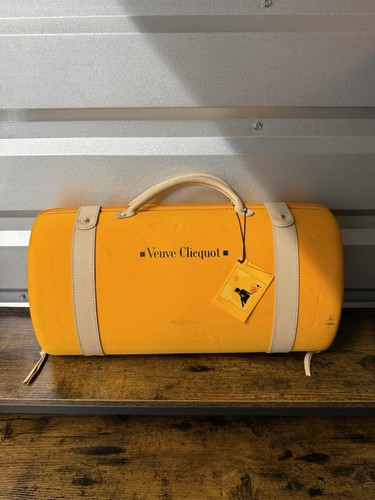 Veuve clicquot champagne - veuve,