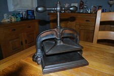 -BELLE PRESSE DE RELIEUR EN