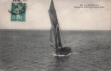 17 LA ROCHELLE FISHING BOAT