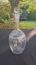 Ancienne carafe en verre