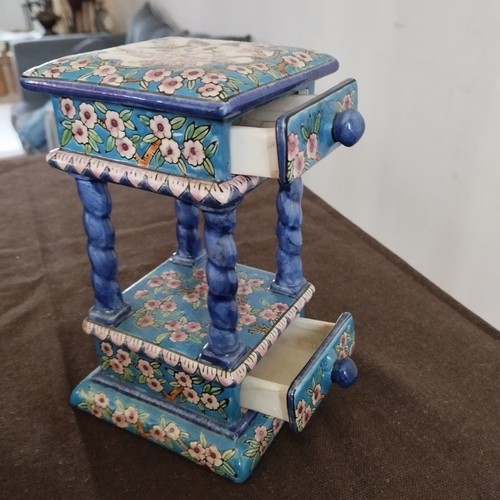 Beau petit meuble - beau,