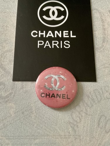 Paris haute couture badge pins - haute,