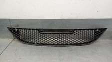 1P0853667 grille gauche capot
