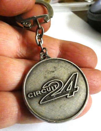 Ancien porte clé - circuit, 24