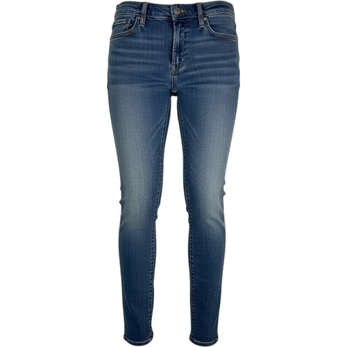 Levis demi curve - curve, modern