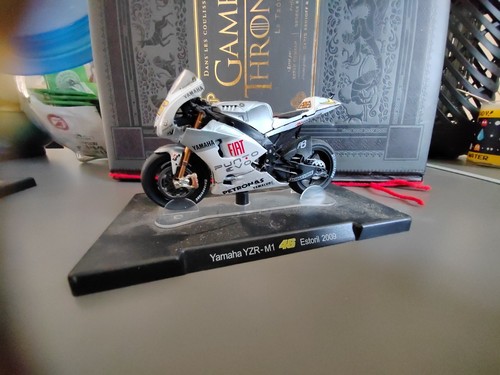 Valentino rossi yamaha - rossi,