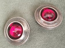 BOUCLES OREILLE clips VINTAGE ANNEES 80/90 métal argenté cabochon verre rouge