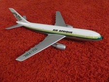 Maquette d'agence . Avion . Airbus A300 B. AIR AFRIQUE . 1/100