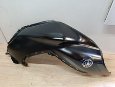 UN CACHE FLAN DROIT CARENAGE