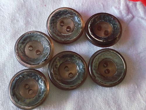 Lot boutons anciens - 6,