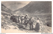ADAP2-0116-65 - Une caravane en marche vers - GAVARNIE - Hautes-pyrénées