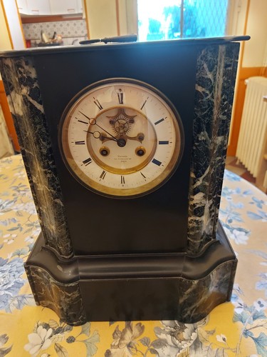 Pendule borne marbre noir - , et