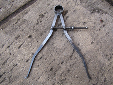 Ancien compas  en métal