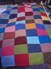 COUVERTURE EN CARRES DE LAINE